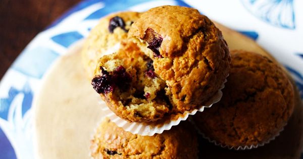 Muffinki z dżemem porzeczkowym i gorzką czekoladą